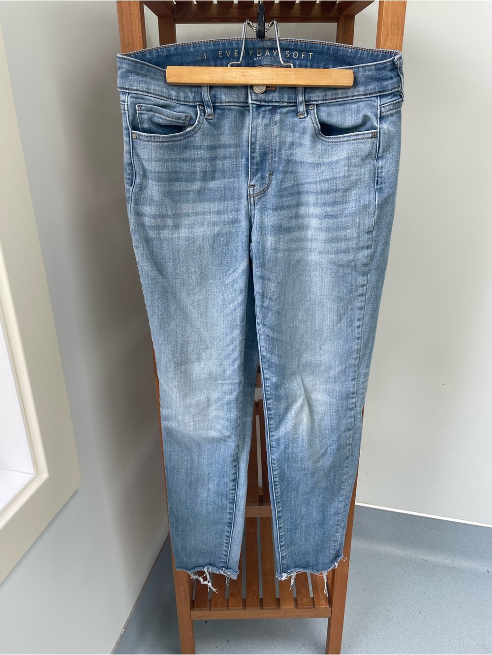 White House Black Market Light Wash Ankle Crop Jeans